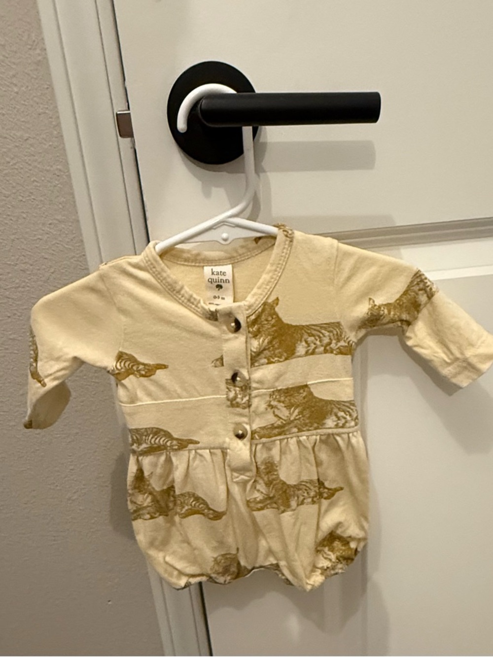 kate quinn Cream Bubble Romper with Tiger Print Size 0-3 organic cotton